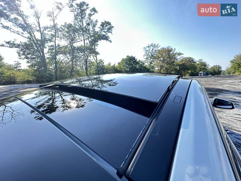 Лифтбек Tesla Model S 2016 в Черкассах