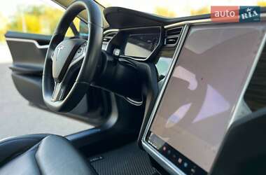 Лифтбек Tesla Model S 2016 в 