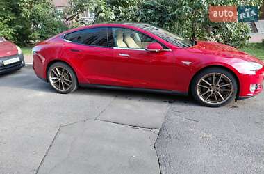 Лифтбек Tesla Model S 2013 в 