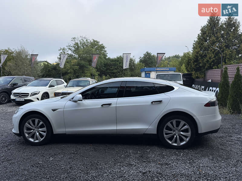 Лифтбек Tesla Model S 2013 в Львове