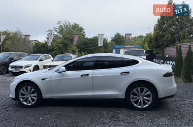 Лифтбек Tesla Model S 2013 в 