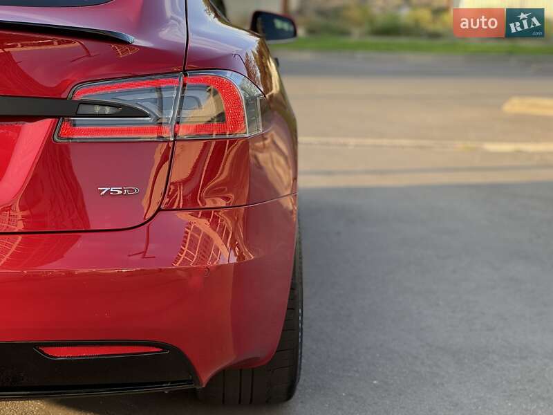 Лифтбек Tesla Model S 2017 в Днепре фото 10 Лифтбек Tesla Model S 2017 в Днепре