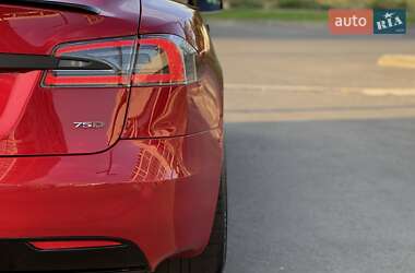 Лифтбек Tesla Model S 2017 в 