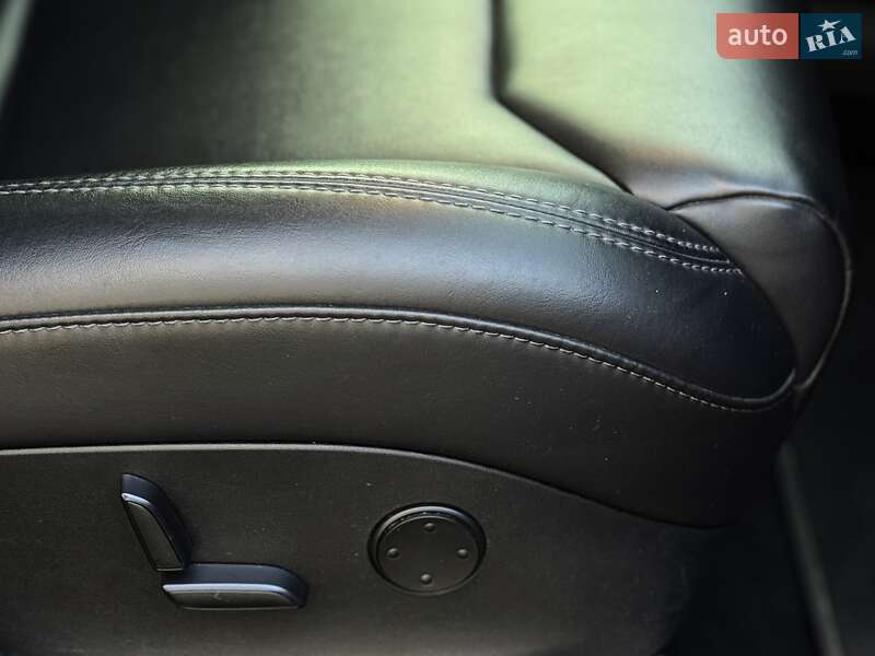 Лифтбек Tesla Model S 2017 в Днепре фото 42 Лифтбек Tesla Model S 2017 в Днепре