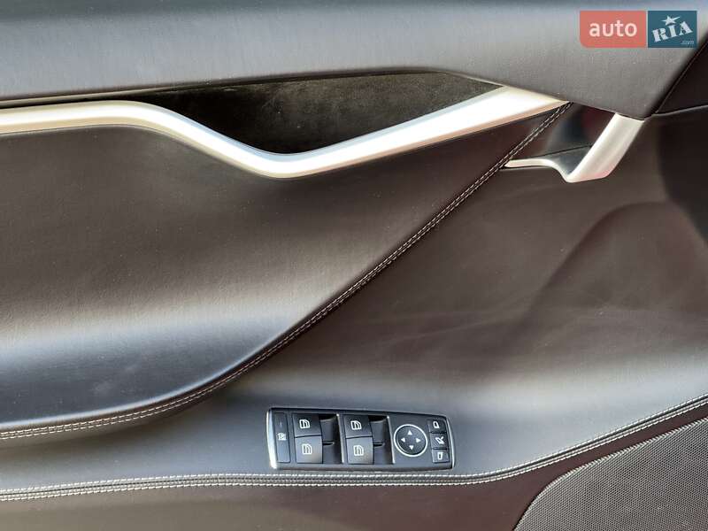 Лифтбек Tesla Model S 2017 в Днепре фото 43 Лифтбек Tesla Model S 2017 в Днепре