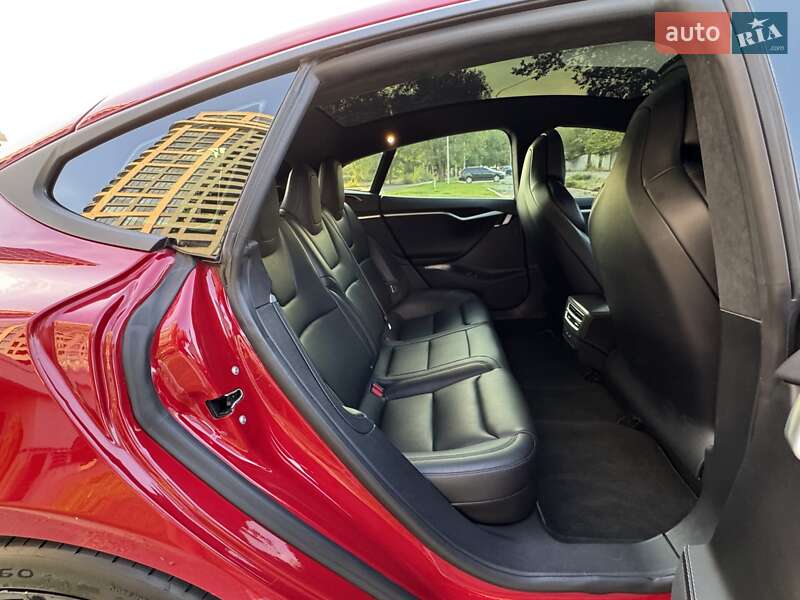 Лифтбек Tesla Model S 2017 в Днепре фото 45 Лифтбек Tesla Model S 2017 в Днепре
