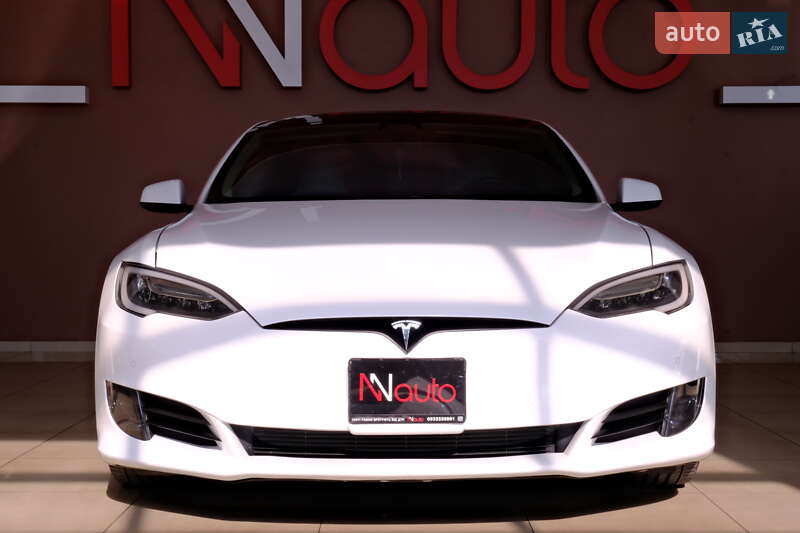 Ліфтбек Tesla Model S 2016 в Одесі