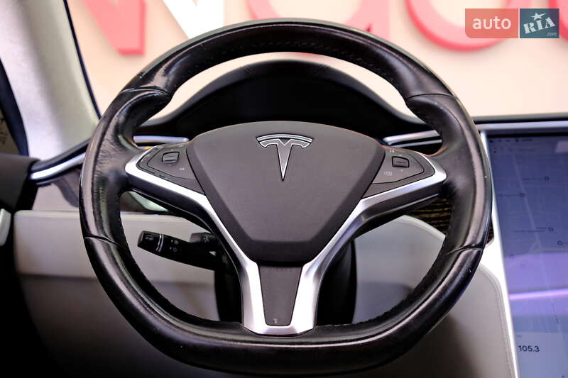 Ліфтбек Tesla Model S 2016 в Одесі