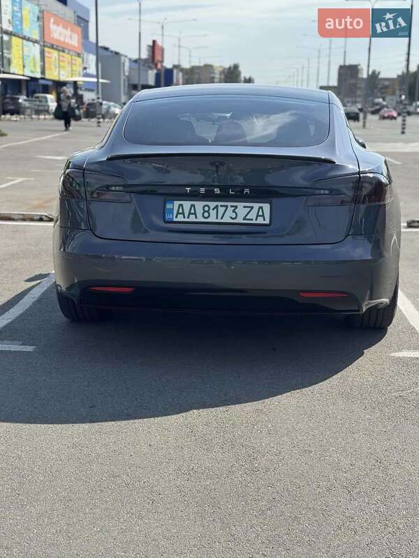 Лифтбек Tesla Model S 2017 в Днепре