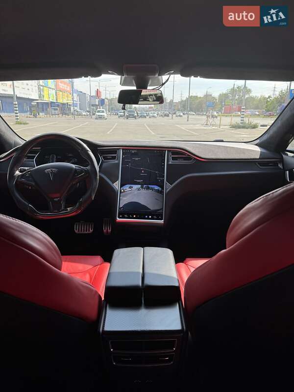 Лифтбек Tesla Model S 2017 в Днепре