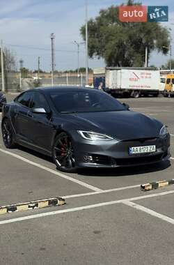 Ліфтбек Tesla Model S 2017 в Дніпрі