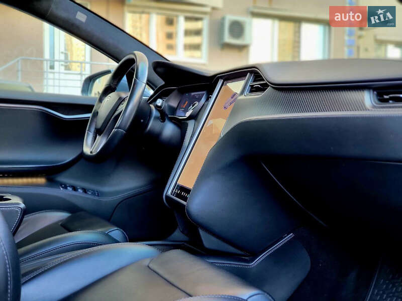 Ліфтбек Tesla Model S 2019 в Києві