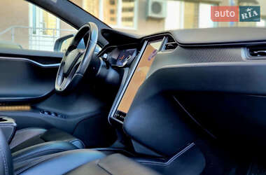 Лифтбек Tesla Model S 2019 в 