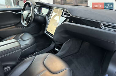 Лифтбек Tesla Model S 2015 в 