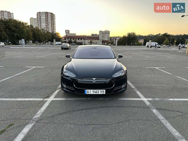 Ліфтбек Tesla Model S 2013 в Києві