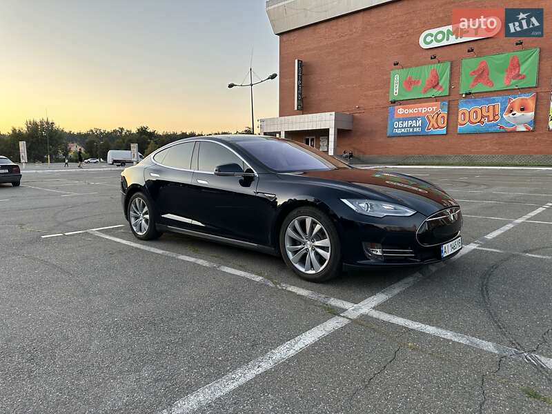 Ліфтбек Tesla Model S 2013 в Києві