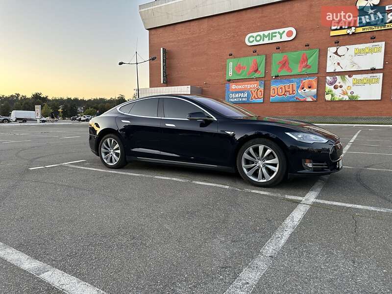 Ліфтбек Tesla Model S 2013 в Києві