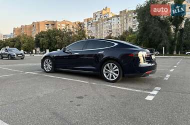 Лифтбек Tesla Model S 2013 в 