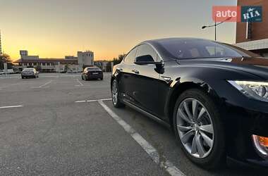 Лифтбек Tesla Model S 2013 в 