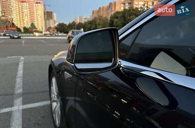 Лифтбек Tesla Model S 2013 в 