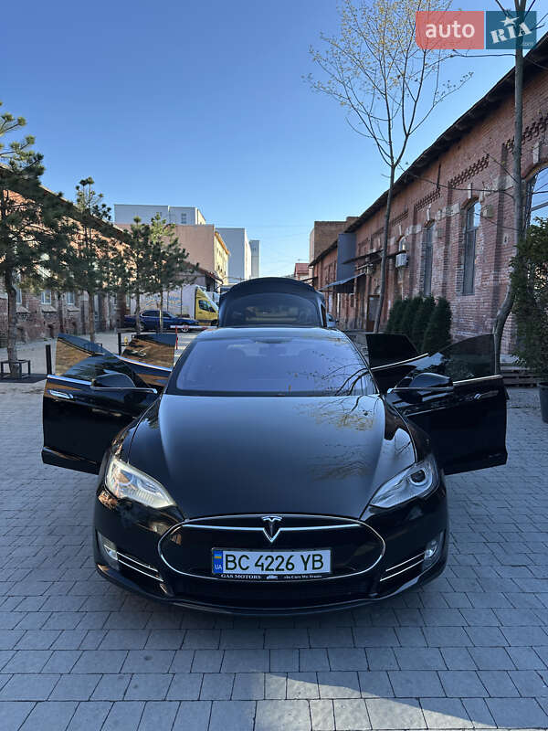 Лифтбек Tesla Model S 2013 в Львове фото 27 Лифтбек Tesla Model S 2013 в Львове