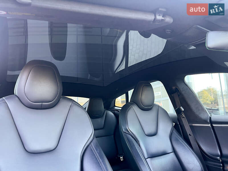 Ліфтбек Tesla Model S 2019 в Дніпрі
