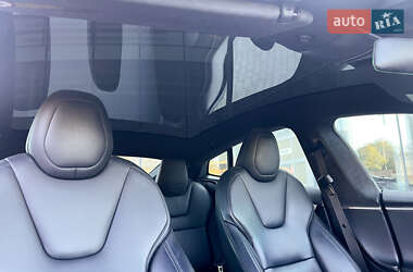 Лифтбек Tesla Model S 2019 в 