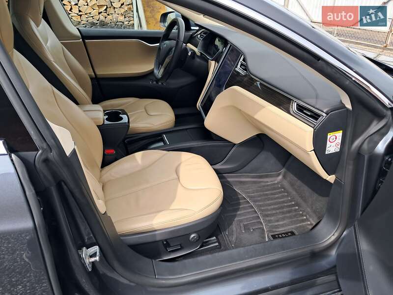 Ліфтбек Tesla Model S 2014 в Радехові