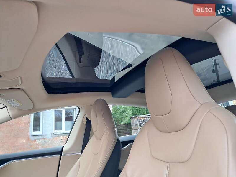 Ліфтбек Tesla Model S 2014 в Радехові
