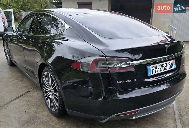 Ліфтбек Tesla Model S 2013 в Калуші
