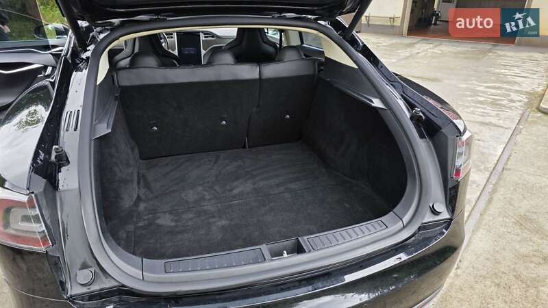 Ліфтбек Tesla Model S 2013 в Калуші