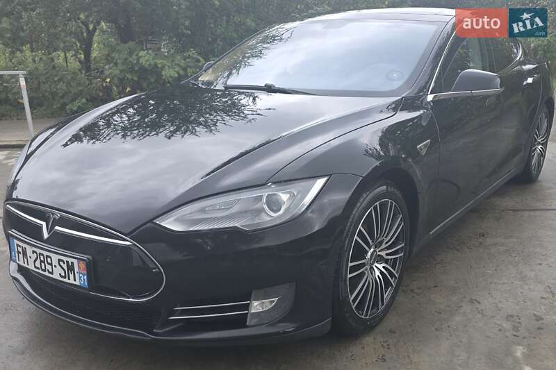 Ліфтбек Tesla Model S 2013 в Калуші