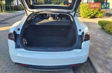 Ліфтбек Tesla Model S 2013 в 