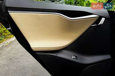Ліфтбек Tesla Model S 2015 в 