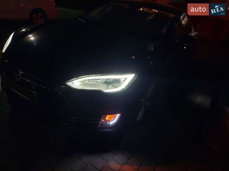 Лифтбек Tesla Model S 2014 в Тернополе фото 62 Лифтбек Tesla Model S 2014 в Тернополе