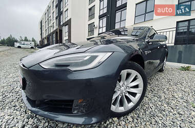Лифтбек Tesla Model S 2017 в 