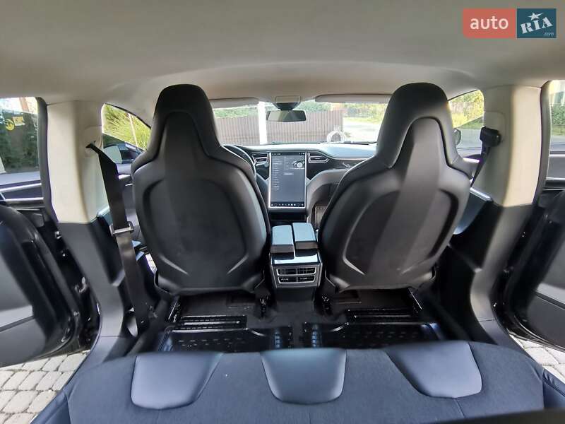 Лифтбек Tesla Model S 2014 в Ужгороде