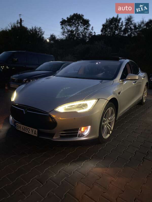 Ліфтбек Tesla Model S 2014 в Одесі