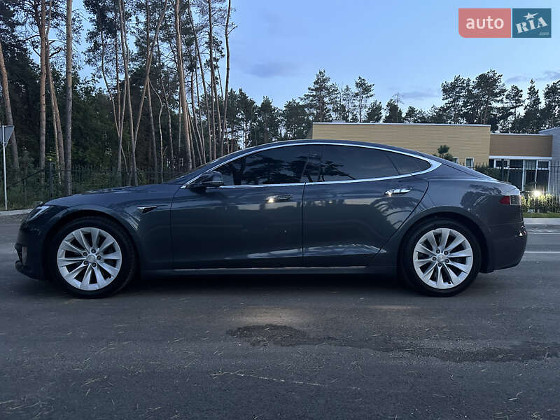 Лифтбек Tesla Model S 2018 в Житомире