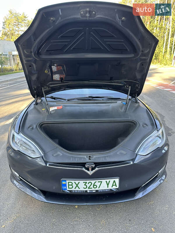 Лифтбек Tesla Model S 2018 в Житомире