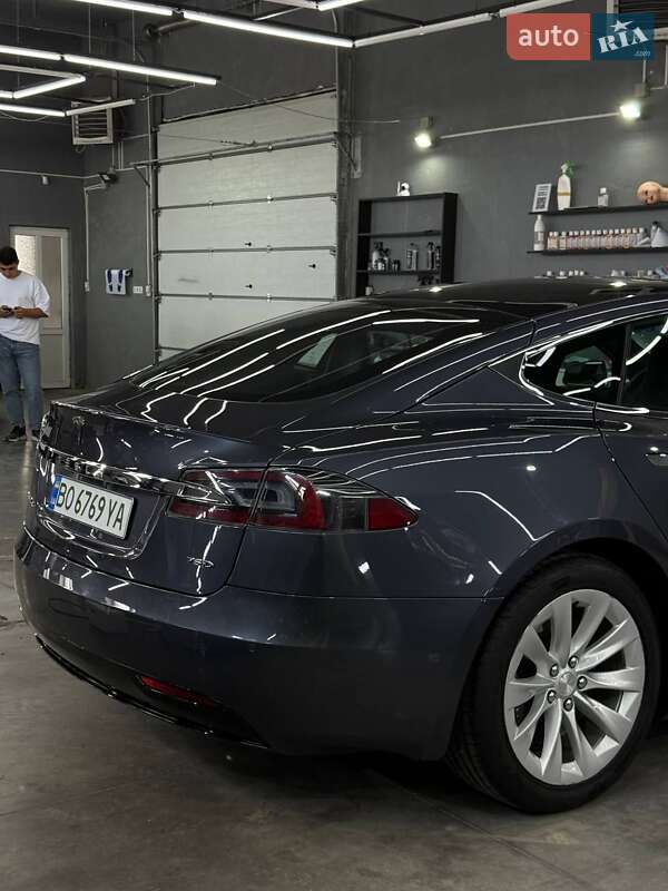 Ліфтбек Tesla Model S 2018 в Тернополі