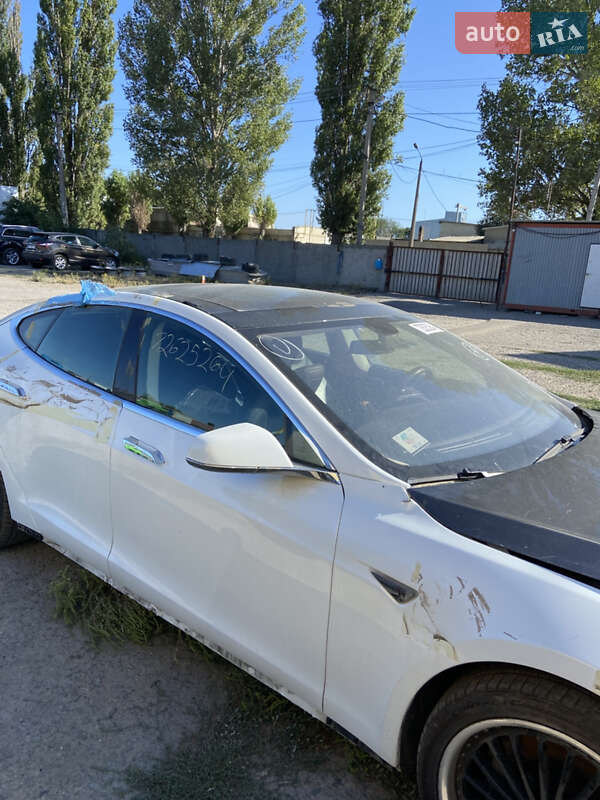Ліфтбек Tesla Model S 2014 в Великодолинському фото 6 Ліфтбек Tesla Model S 2014 в Великодолинському