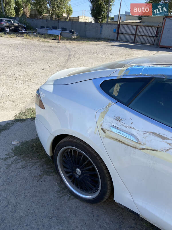 Ліфтбек Tesla Model S 2014 в Великодолинському фото 9 Ліфтбек Tesla Model S 2014 в Великодолинському