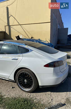 Лифтбек Tesla Model S 2014 в 