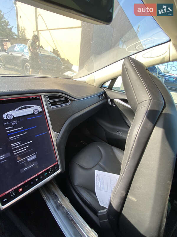 Ліфтбек Tesla Model S 2014 в Великодолинському фото 30 Ліфтбек Tesla Model S 2014 в Великодолинському