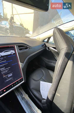 Лифтбек Tesla Model S 2014 в 