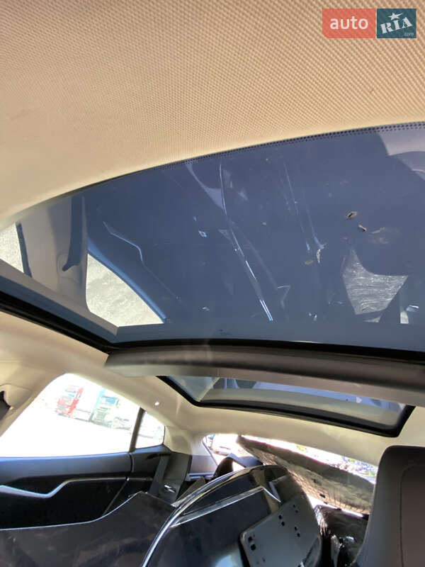 Ліфтбек Tesla Model S 2014 в Великодолинському фото 32 Ліфтбек Tesla Model S 2014 в Великодолинському