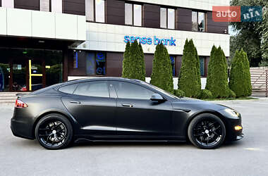 Ліфтбек Tesla Model S 2021 в 