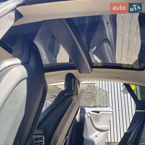 Ліфтбек Tesla Model S 2013 в Києві
