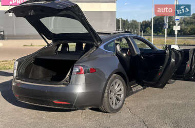 Лифтбек Tesla Model S 2018 в 
